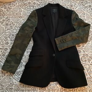 Laveer camo blazer